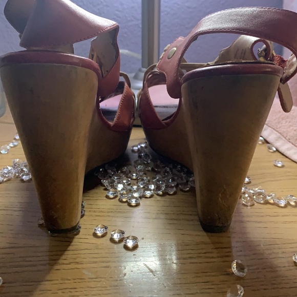 Heels - Picture 3 of 4